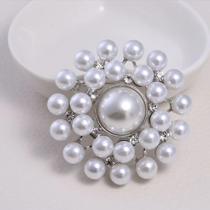 Brooch Gorgeous Lapel Pin Vintage Wreath Large Pearl Fallen Leaves Badge