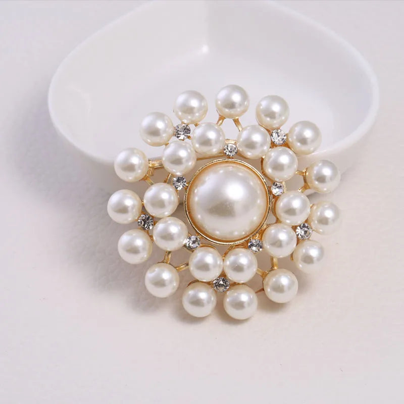 Brooch Gorgeous Lapel Pin Vintage Wreath Large Pearl Fallen Leaves Badge