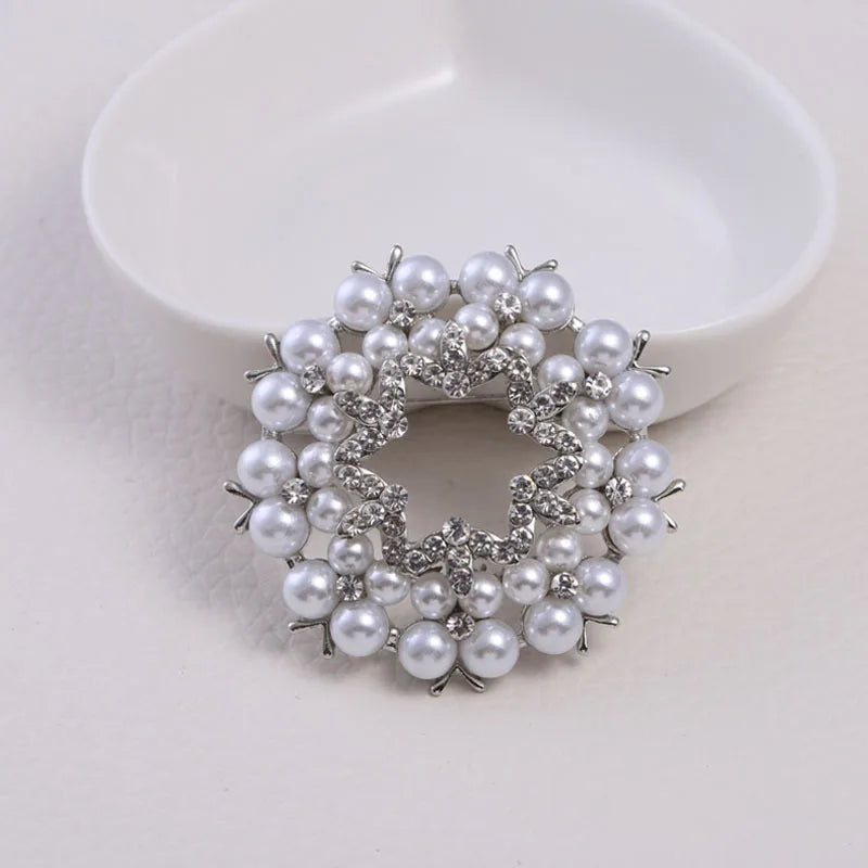 Brooch Gorgeous Lapel Pin Vintage Wreath Large Pearl Fallen Leaves Badge