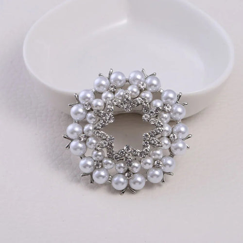 Brooch Gorgeous Lapel Pin Vintage Wreath Large Pearl Fallen Leaves Badge