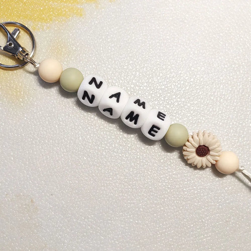 1 personalized custom daisy silicone keychain, beaded keychain,