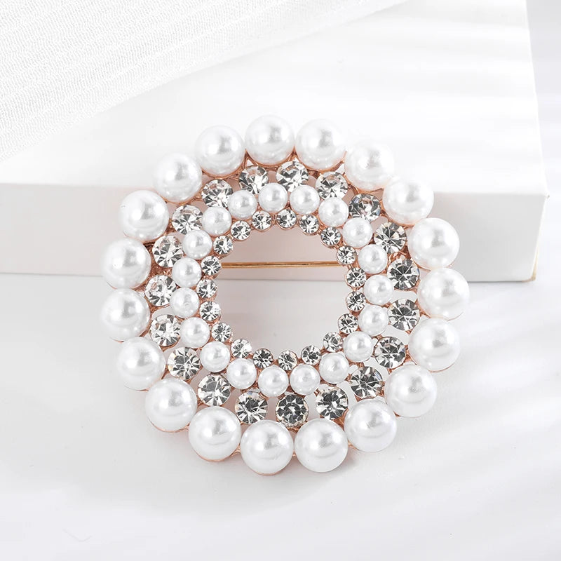 Brooch Gorgeous Lapel Pin Vintage Wreath Large Pearl Fallen Leaves Badge