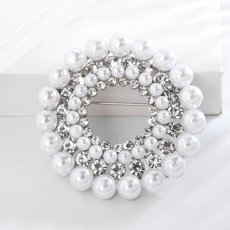 Brooch Gorgeous Lapel Pin Vintage Wreath Large Pearl Fallen Leaves Badge