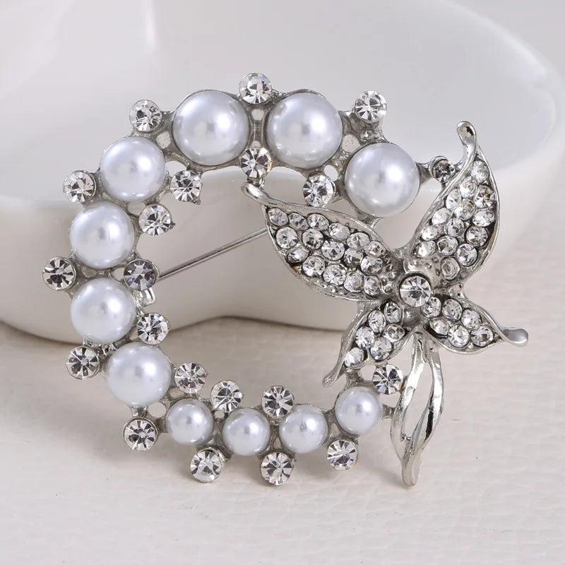 Brooch Gorgeous Lapel Pin Vintage Wreath Large Pearl Fallen Leaves Badge