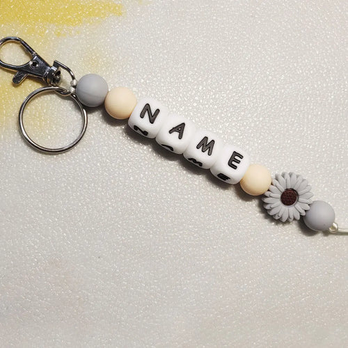 1 personalized custom daisy silicone keychain, beaded keychain,
