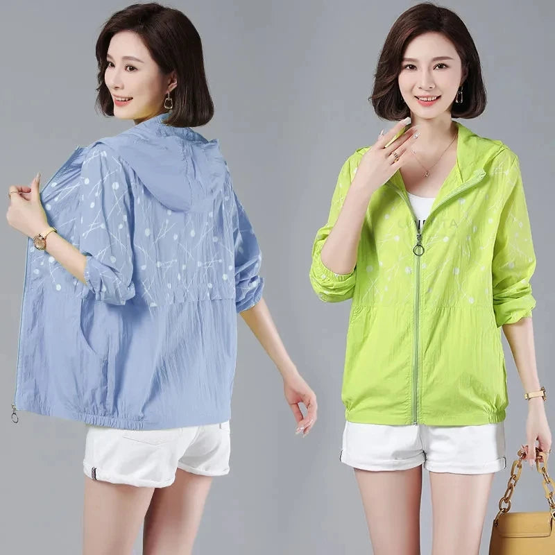 Short Jacket Breathable Hooded Style Ladies Outerwear